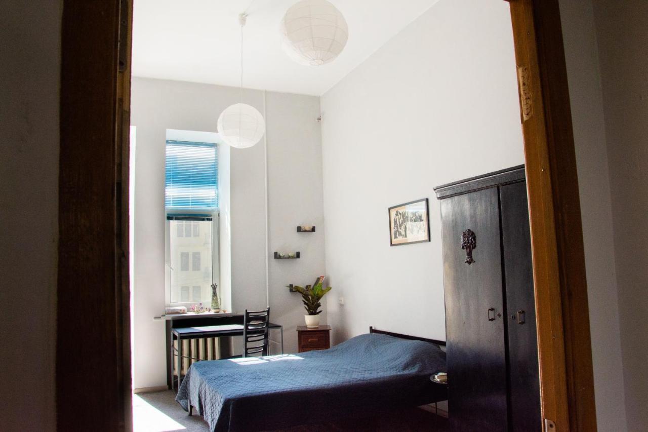 Entire 2-Bedroom Authentic Flat เคียฟ ภายนอก รูปภาพ