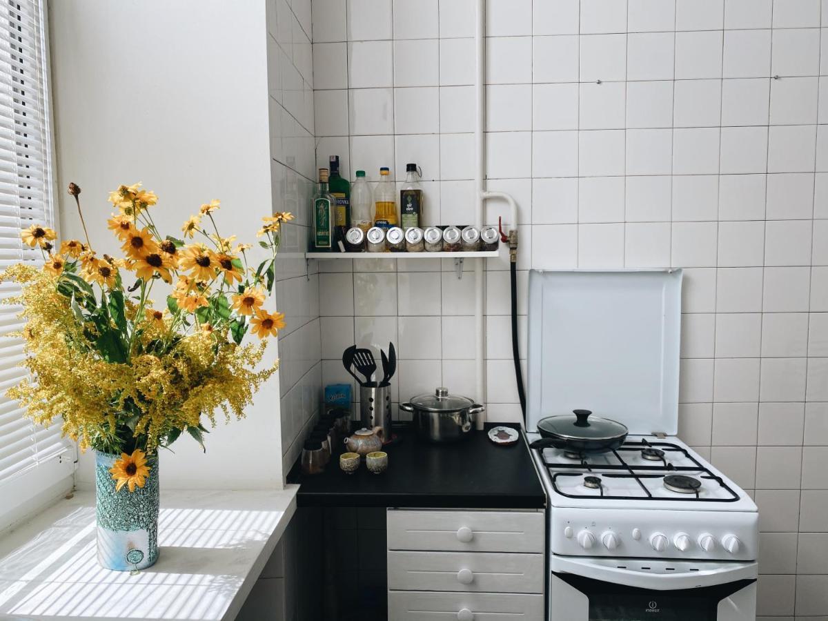 Entire 2-Bedroom Authentic Flat เคียฟ ภายนอก รูปภาพ